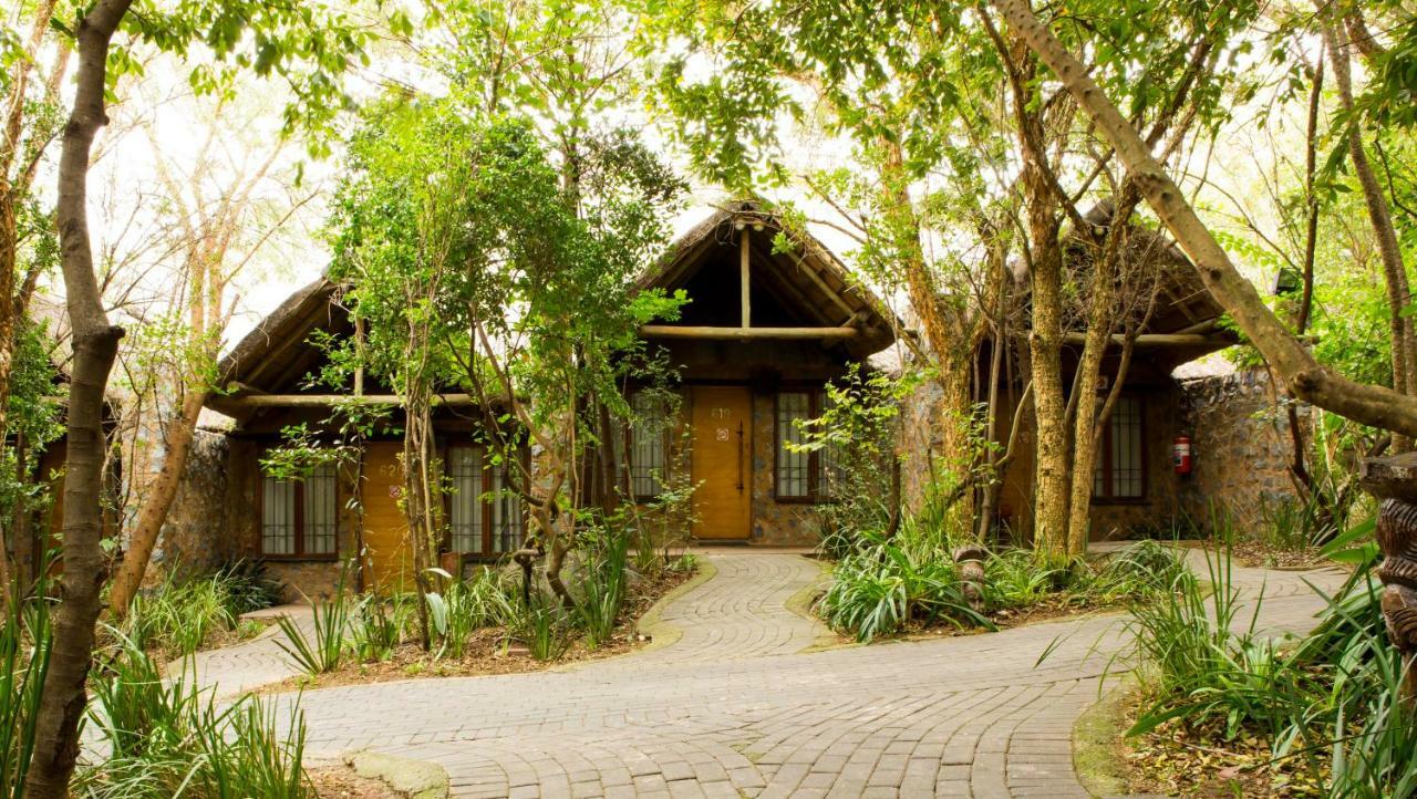 Misty Hills Country Hotel, Conference Centre & Spa Muldersdrift Exterior foto